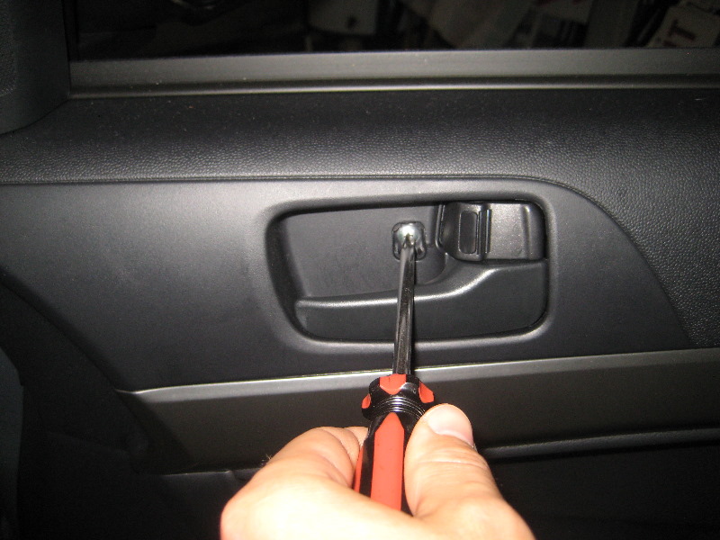 Mitsubishi-Lancer-Interior-Door-Panel-Removal-Guide-008