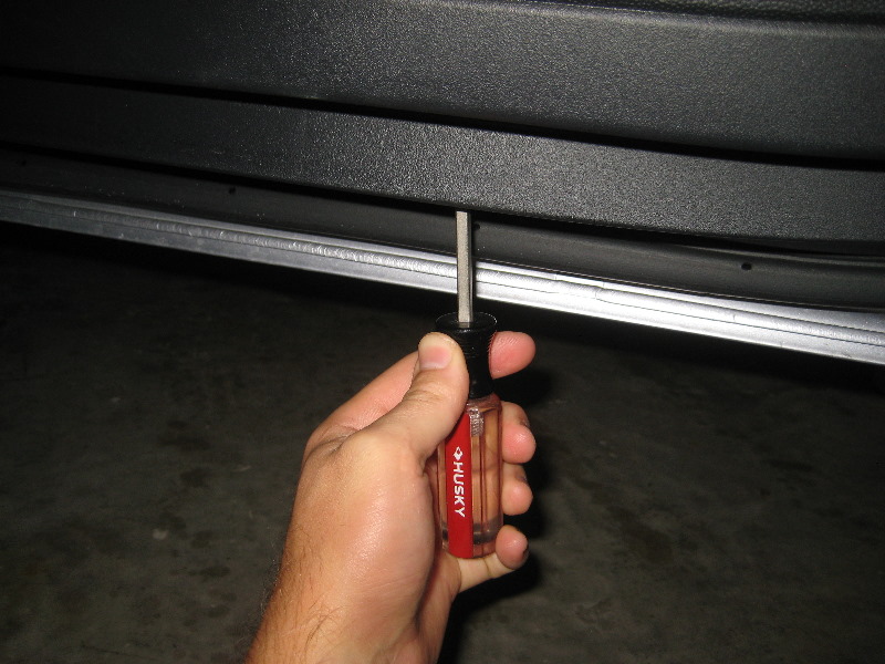 Mitsubishi-Lancer-Interior-Door-Panel-Removal-Guide-017