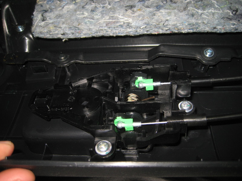 Mitsubishi-Lancer-Interior-Door-Panel-Removal-Guide-021