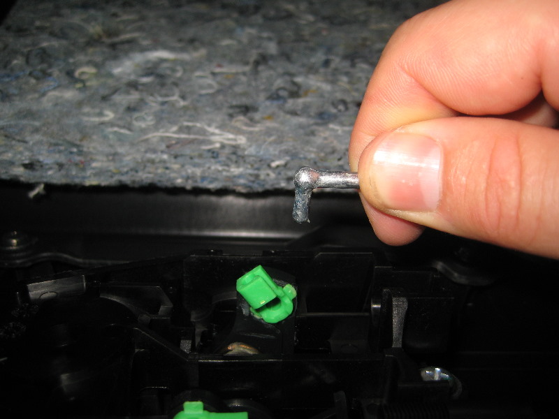 Mitsubishi-Lancer-Interior-Door-Panel-Removal-Guide-025