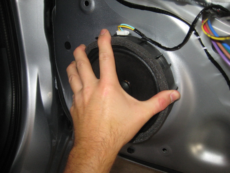 Mitsubishi-Lancer-Interior-Door-Panel-Removal-Guide-032