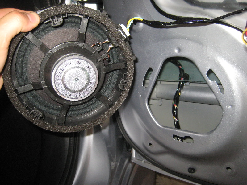 Mitsubishi-Lancer-Interior-Door-Panel-Removal-Guide-034