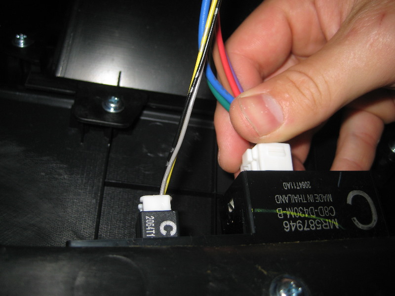 Mitsubishi-Lancer-Interior-Door-Panel-Removal-Guide-037