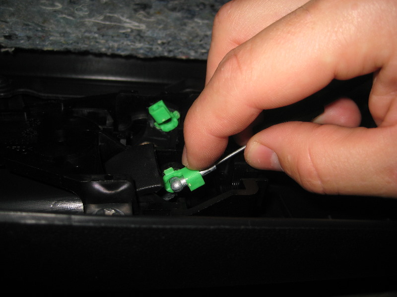 Mitsubishi-Lancer-Interior-Door-Panel-Removal-Guide-039