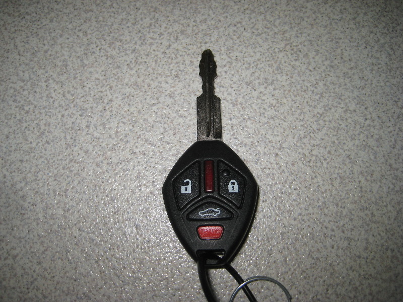 Mitsubishi-Lancer-Key-Fob-Battery-Replacement-Guide-001