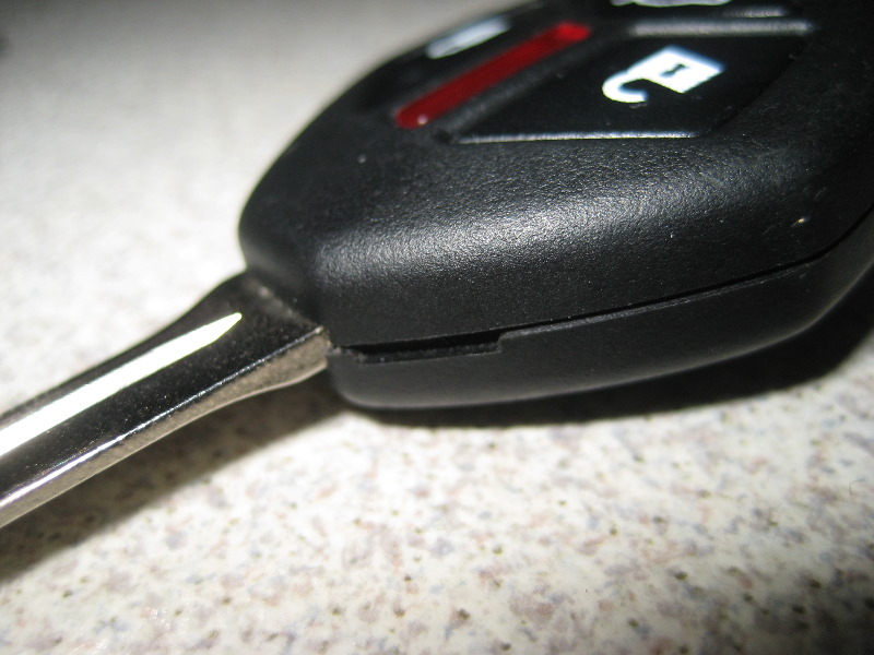 Mitsubishi-Lancer-Key-Fob-Battery-Replacement-Guide-002