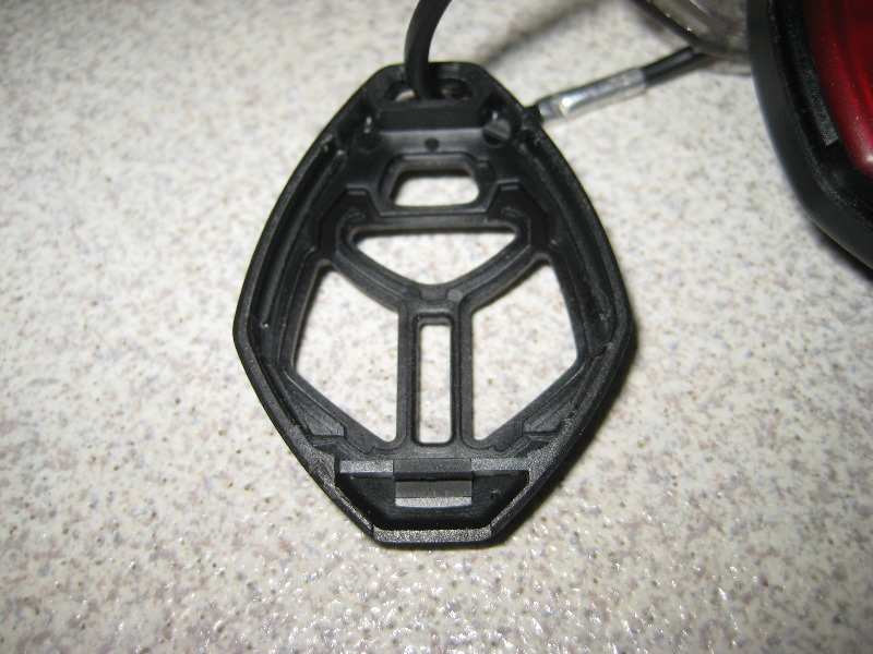 Mitsubishi-Lancer-Key-Fob-Battery-Replacement-Guide-005