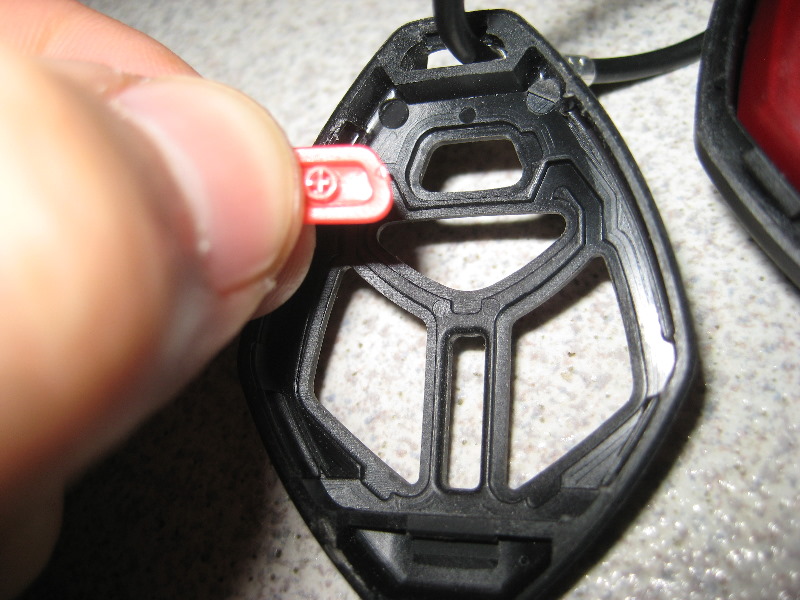 Mitsubishi-Lancer-Key-Fob-Battery-Replacement-Guide-019