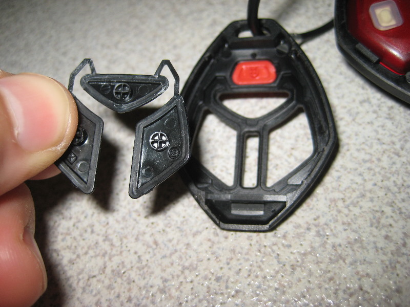 Mitsubishi-Lancer-Key-Fob-Battery-Replacement-Guide-020