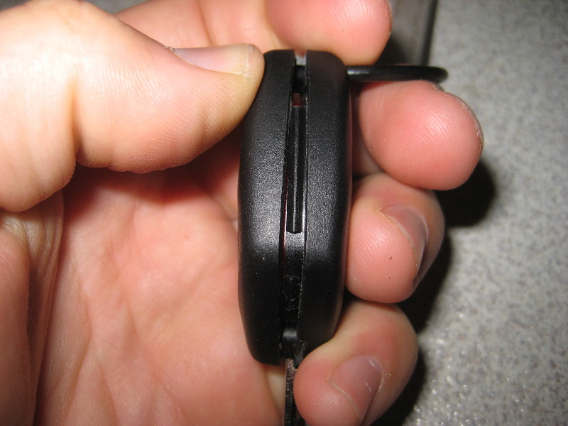 Mitsubishi-Lancer-Key-Fob-Battery-Replacement-Guide-022