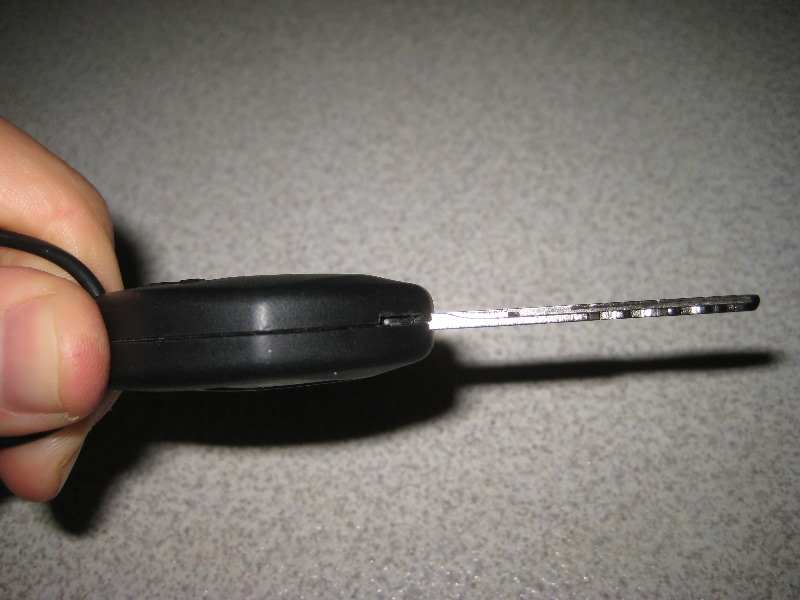 Mitsubishi-Lancer-Key-Fob-Battery-Replacement-Guide-023