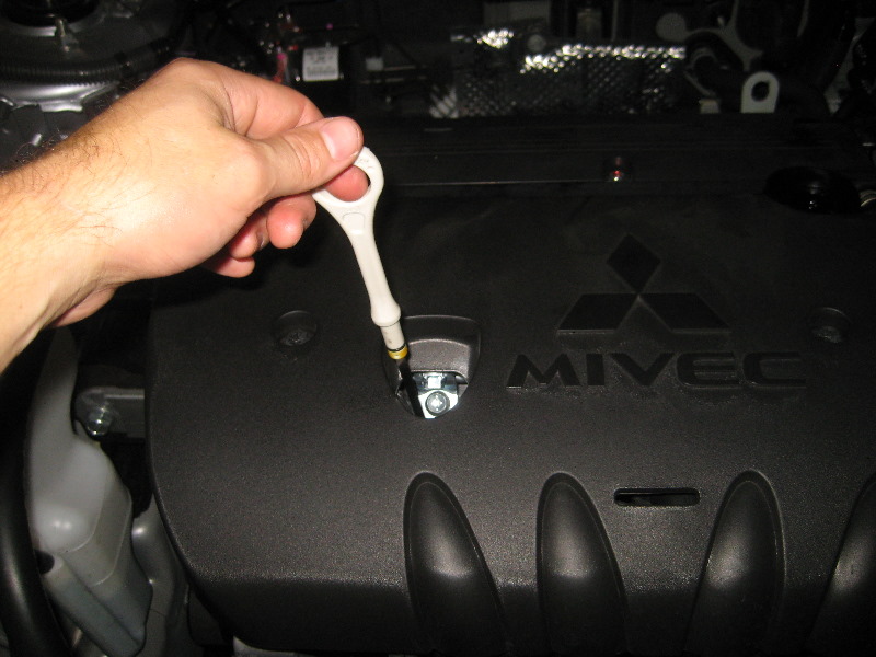 Mitsubishi-Lancer-MIVEC-Engine-Oil-Change-Filter-Replacement-Guide-003