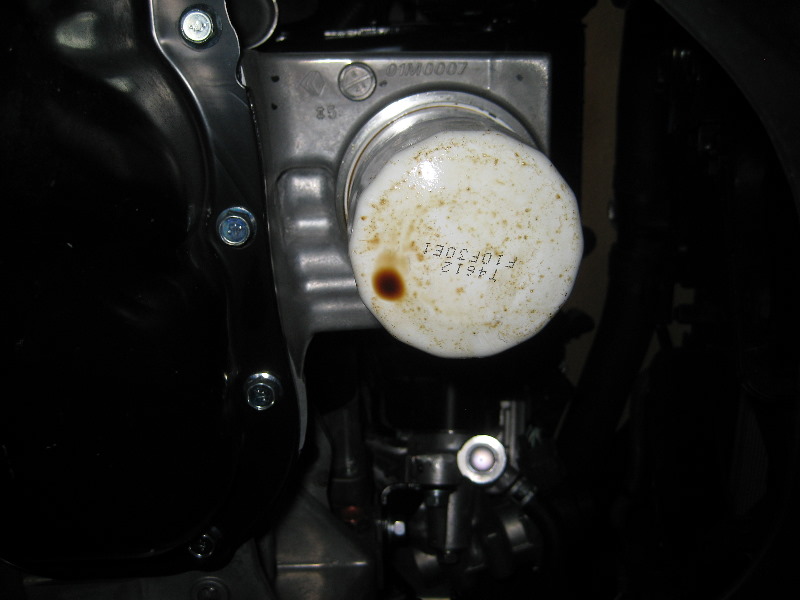 Mitsubishi-Lancer-MIVEC-Engine-Oil-Change-Filter-Replacement-Guide-011