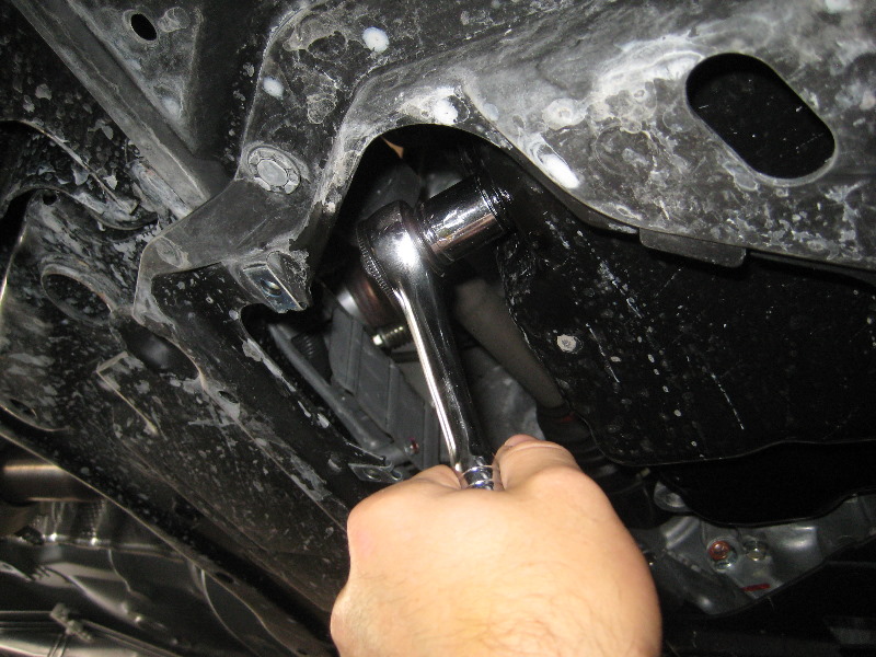 Mitsubishi-Lancer-MIVEC-Engine-Oil-Change-Filter-Replacement-Guide-020