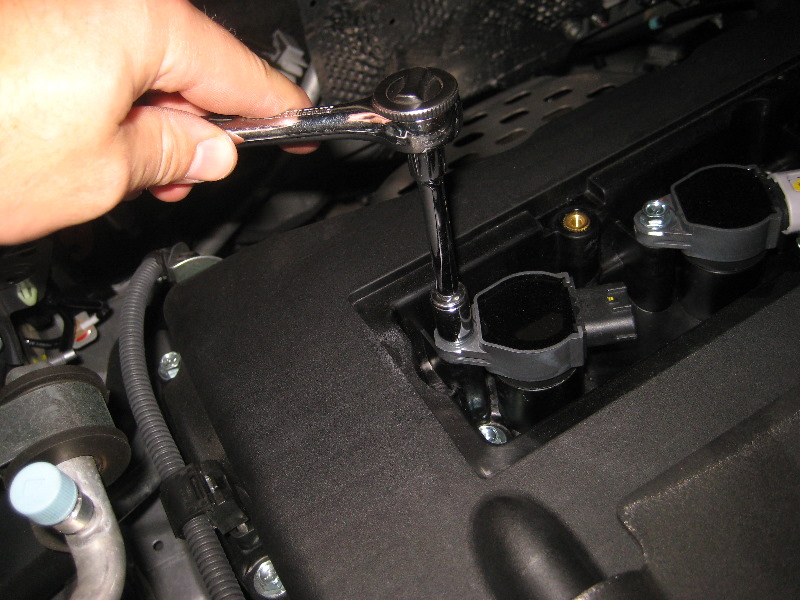 Mitsubishi-Lancer-MIVEC-Engine-Spark-Plugs-Replacement-Guide-009