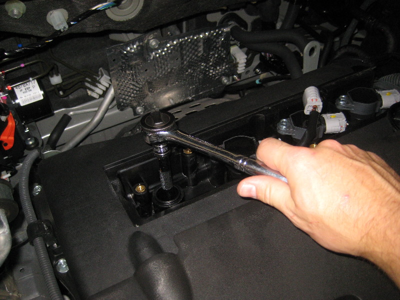 Mitsubishi-Lancer-MIVEC-Engine-Spark-Plugs-Replacement-Guide-015