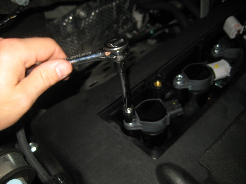 Mitsubishi-Lancer-MIVEC-Engine-Spark-Plugs-Replacement-Guide-025