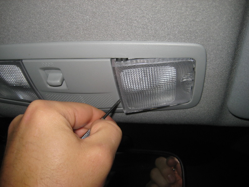 Mitsubishi-Lancer-Map-Light-Bulbs-Replacement-Guide-003