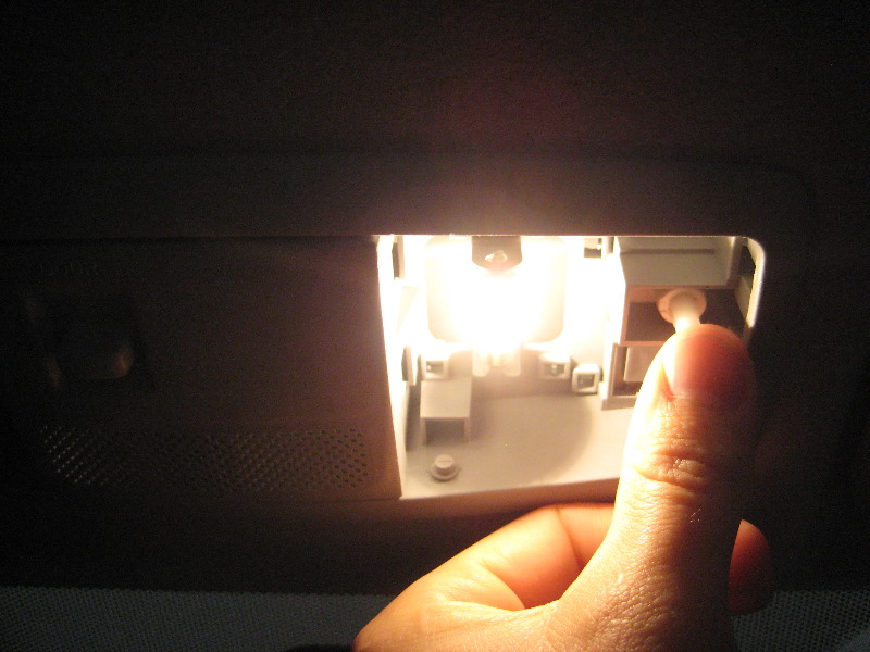 Mitsubishi-Lancer-Map-Light-Bulbs-Replacement-Guide-010