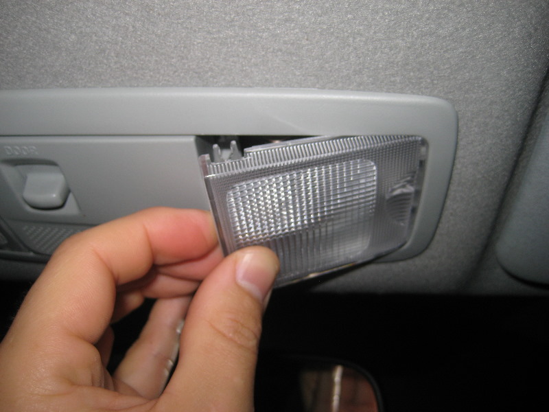 Mitsubishi-Lancer-Map-Light-Bulbs-Replacement-Guide-012