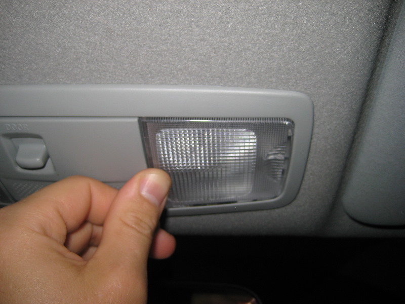 Mitsubishi-Lancer-Map-Light-Bulbs-Replacement-Guide-013
