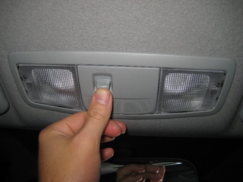 Mitsubishi-Lancer-Map-Light-Bulbs-Replacement-Guide-014