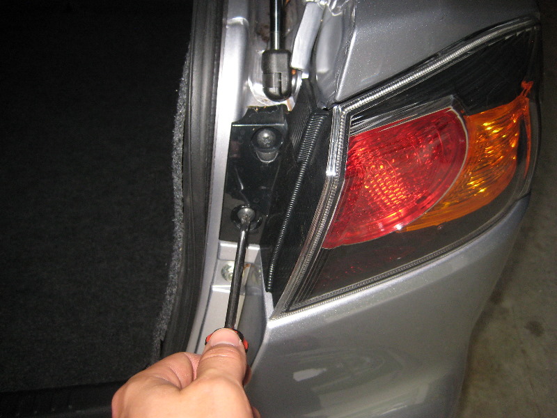Mitsubishi-Lancer-Tail-Light-Bulbs-Replacement-Guide-003