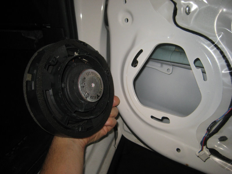 Mitsubishi-Mirage-Plastic-Interior-Door-Panel-Removal-Guide-037