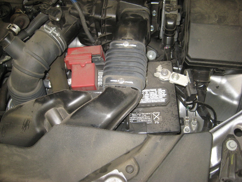 2011-2017-Mitsubishi-Outlander-Sport-12V-Automotive-Battery-Replacement-Guide-001