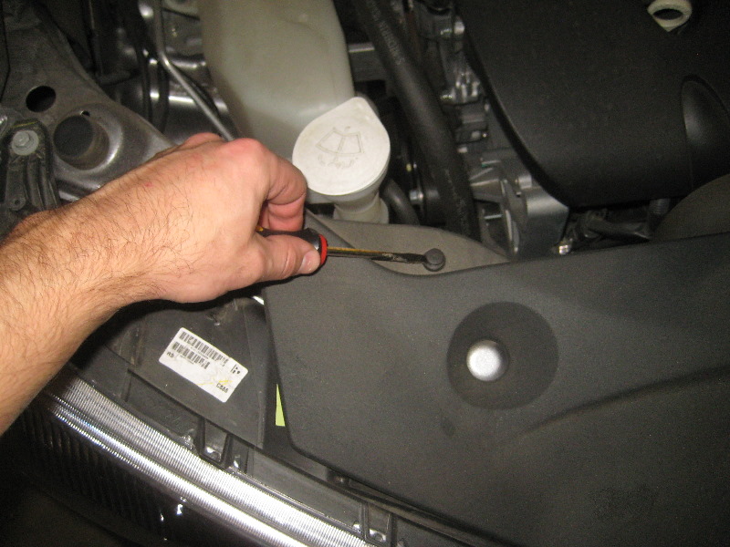 2011-2017-Mitsubishi-Outlander-Sport-12V-Automotive-Battery-Replacement-Guide-003