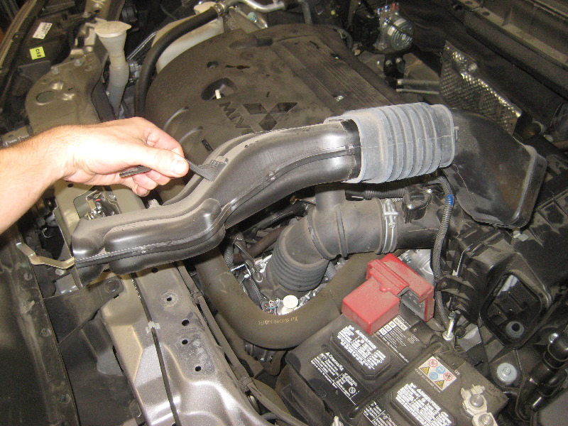 2011-2017-Mitsubishi-Outlander-Sport-12V-Automotive-Battery-Replacement-Guide-015