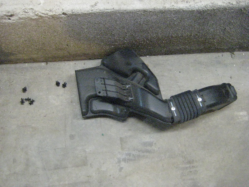 2011-2017-Mitsubishi-Outlander-Sport-12V-Automotive-Battery-Replacement-Guide-016