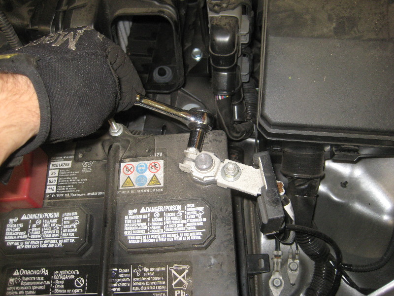 2011-2017-Mitsubishi-Outlander-Sport-12V-Automotive-Battery-Replacement-Guide-018