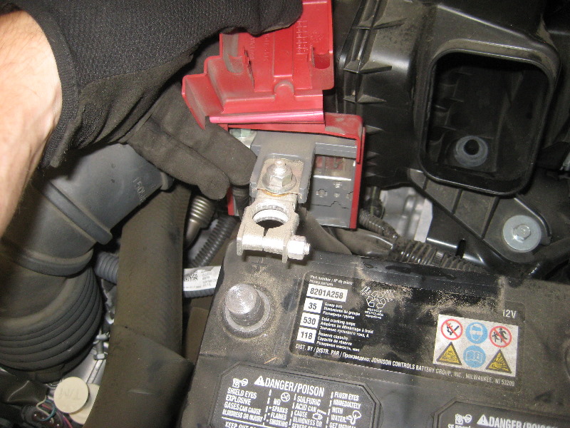 2011-2017-Mitsubishi-Outlander-Sport-12V-Automotive-Battery-Replacement-Guide-026