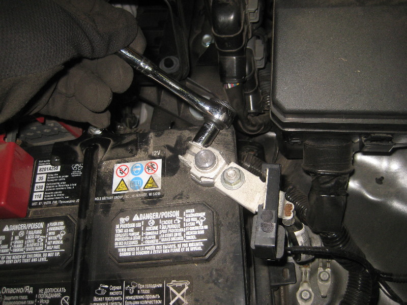 2011-2017-Mitsubishi-Outlander-Sport-12V-Automotive-Battery-Replacement-Guide-039