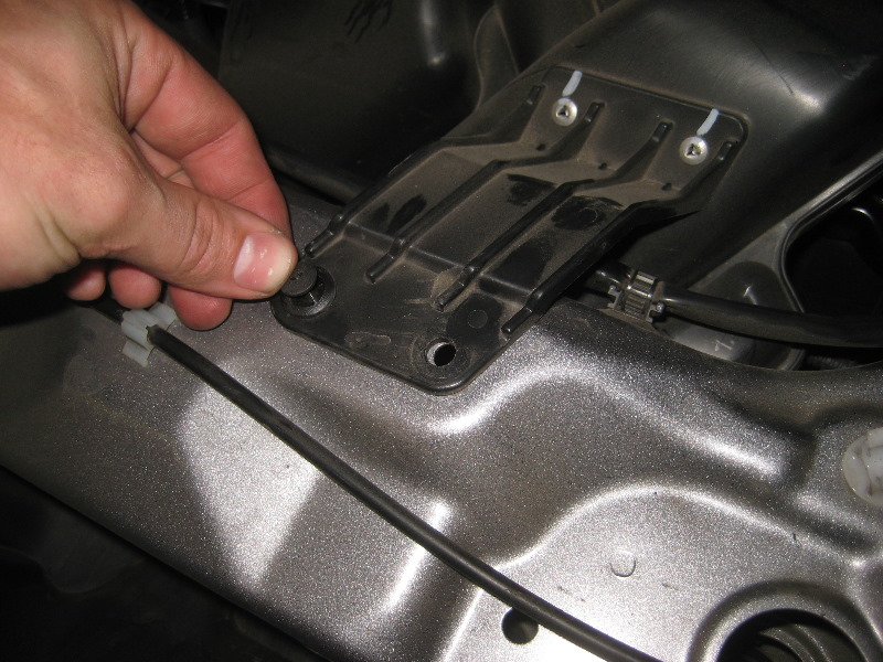 2011-2017-Mitsubishi-Outlander-Sport-12V-Automotive-Battery-Replacement-Guide-044