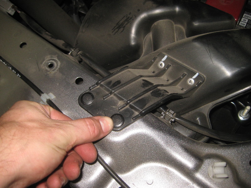 2011-2017-Mitsubishi-Outlander-Sport-12V-Automotive-Battery-Replacement-Guide-045