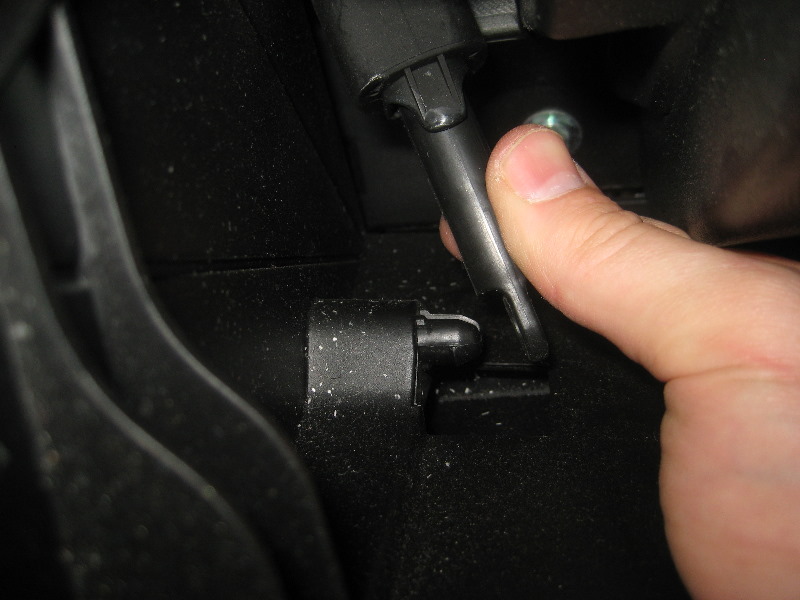 20112017MitsubishiOutlanderSportCabinAirFilterReplacementGuide004