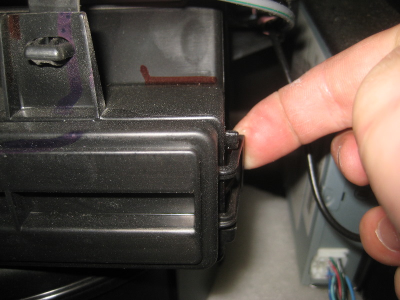 20112017MitsubishiOutlanderSportCabinAirFilterReplacementGuide009