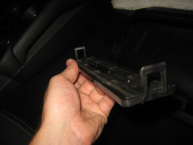 2011-2017-Mitsubishi-Outlander-Sport-Cabin-Air-Filter-Replacement-Guide-011