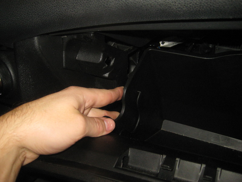 2011-2017-Mitsubishi-Outlander-Sport-Cabin-Air-Filter-Replacement-Guide-024