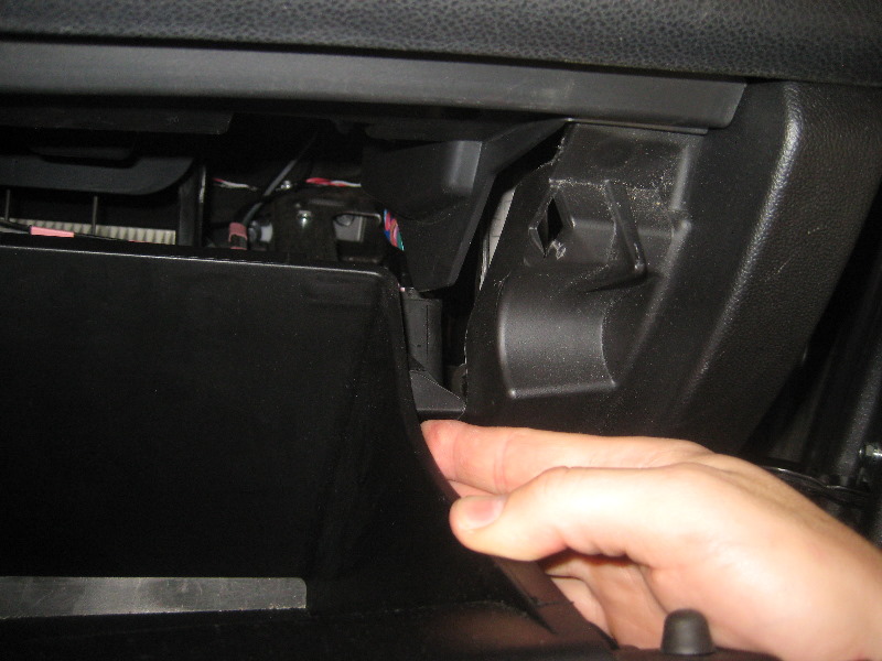 20112017MitsubishiOutlanderSportCabinAirFilterReplacementGuide025