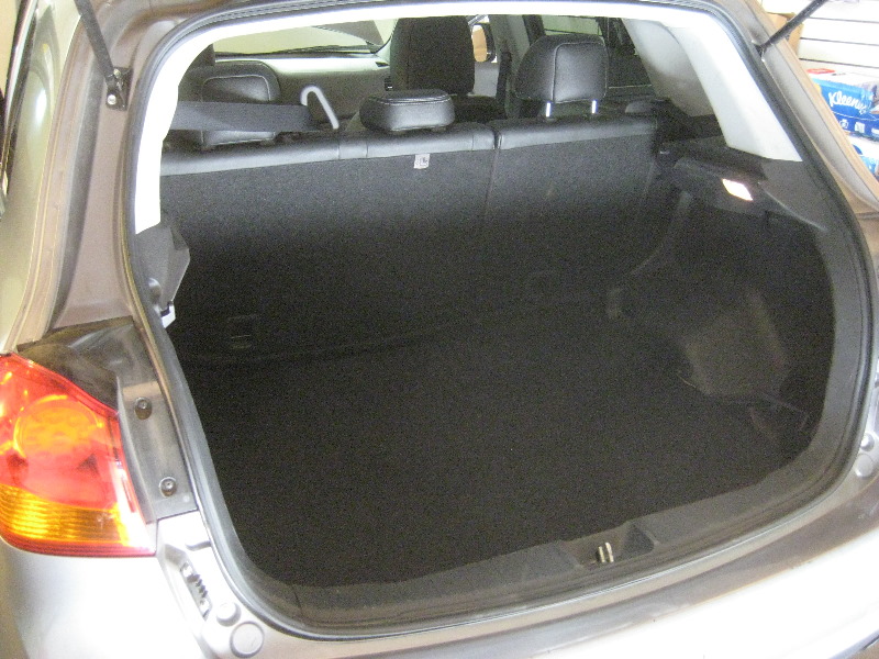 2011-2017-Mitsubishi-Outlander-Sport-Cargo-Area-Light-Bulb-Replacement-Guide-001