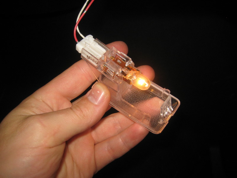 2011-2017-Mitsubishi-Outlander-Sport-Cargo-Area-Light-Bulb-Replacement-Guide-004