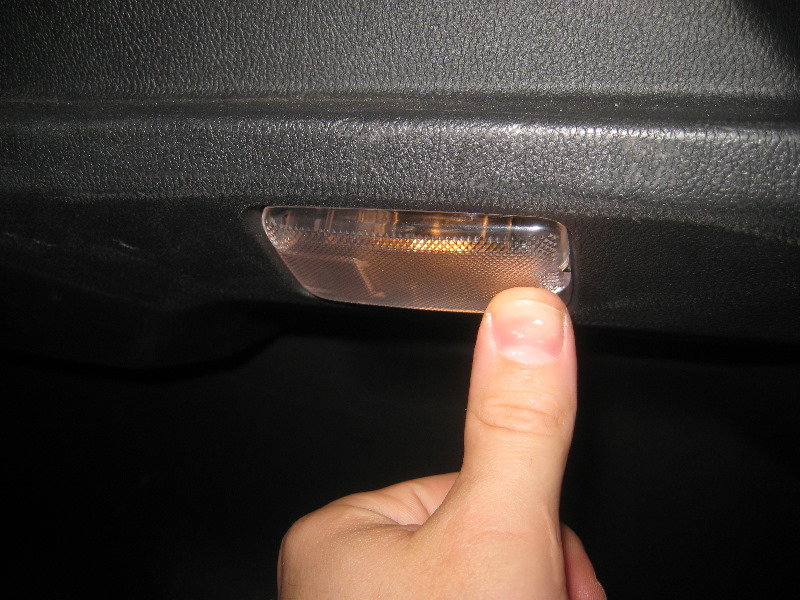 2011-2017-Mitsubishi-Outlander-Sport-Cargo-Area-Light-Bulb-Replacement-Guide-011