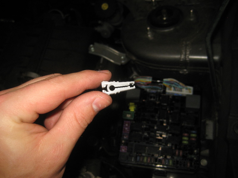 2011-2017-Mitsubishi-Outlander-Sport-Electrical-Fuse-Replacement-Guide-007