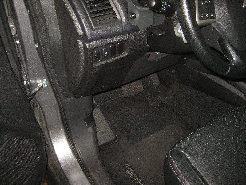 2011-2017-Mitsubishi-Outlander-Sport-Electrical-Fuse-Replacement-Guide-008