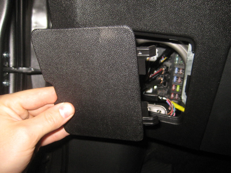 2011-2017-Mitsubishi-Outlander-Sport-Electrical-Fuse-Replacement-Guide-020