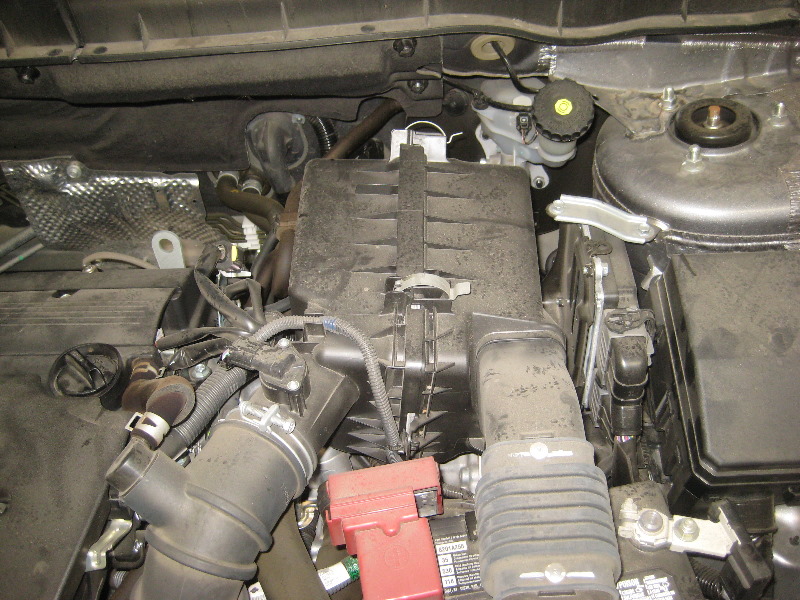 2011-2017-Mitsubishi-Outlander-Sport-Engine-Air-Filter-Replacement-Guide-001