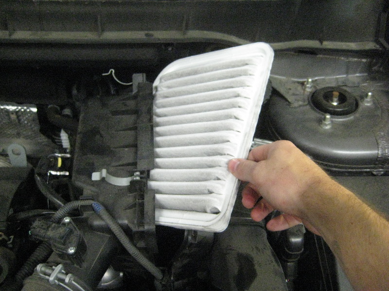 2011-2017-Mitsubishi-Outlander-Sport-Engine-Air-Filter-Replacement-Guide-007